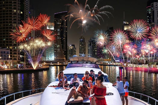 70 ft luxury yacht for rent to celebrate new year in Dubai